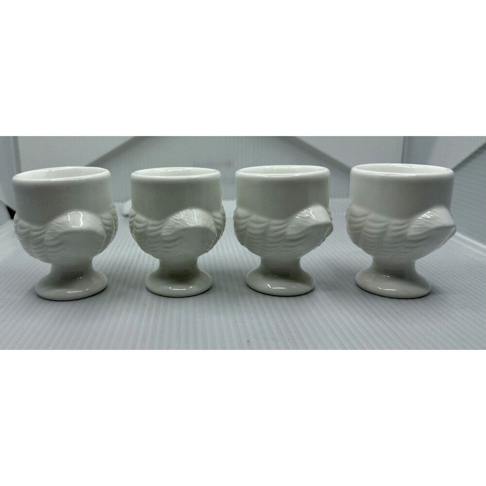 4 White Milk Glass Egg Cups Chicken Hen Design Vintage Farmhouse Chic White Barn - Picture 2 of 5